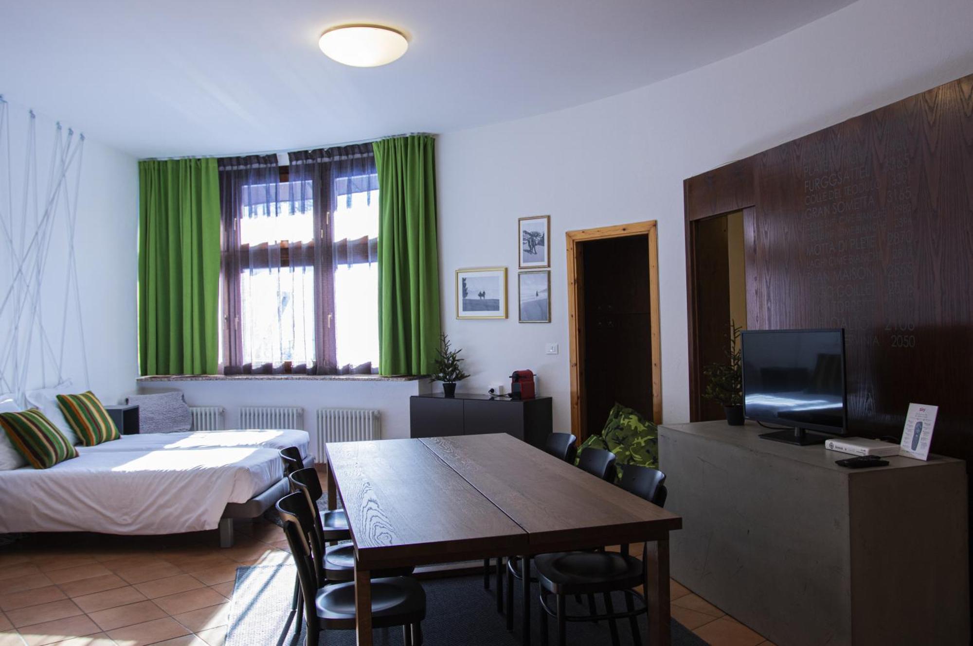 Base Camp Alpine Apartments Breuil-Cervinia Pokoj fotografie
