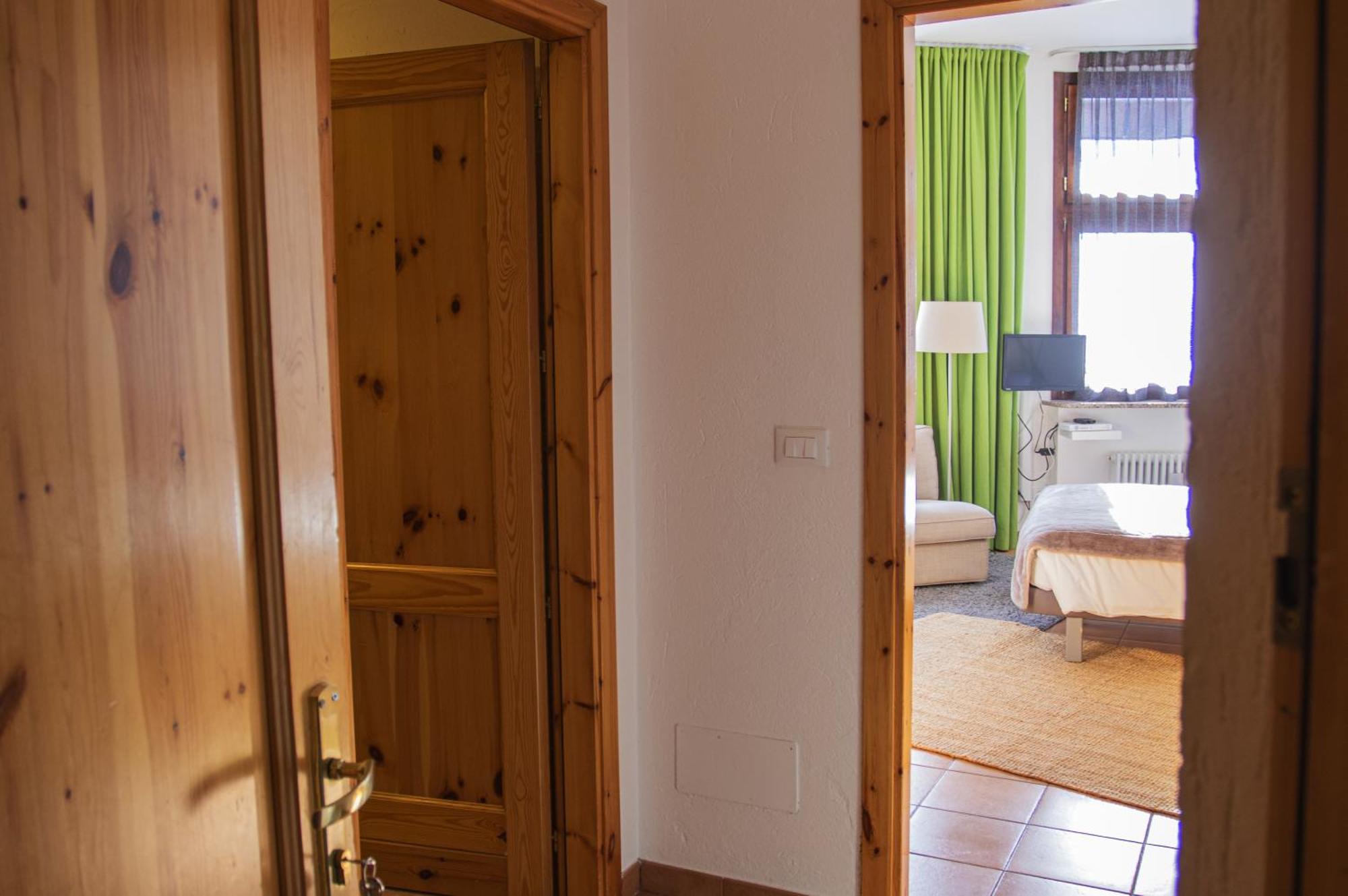 Base Camp Alpine Apartments Breuil-Cervinia Pokoj fotografie